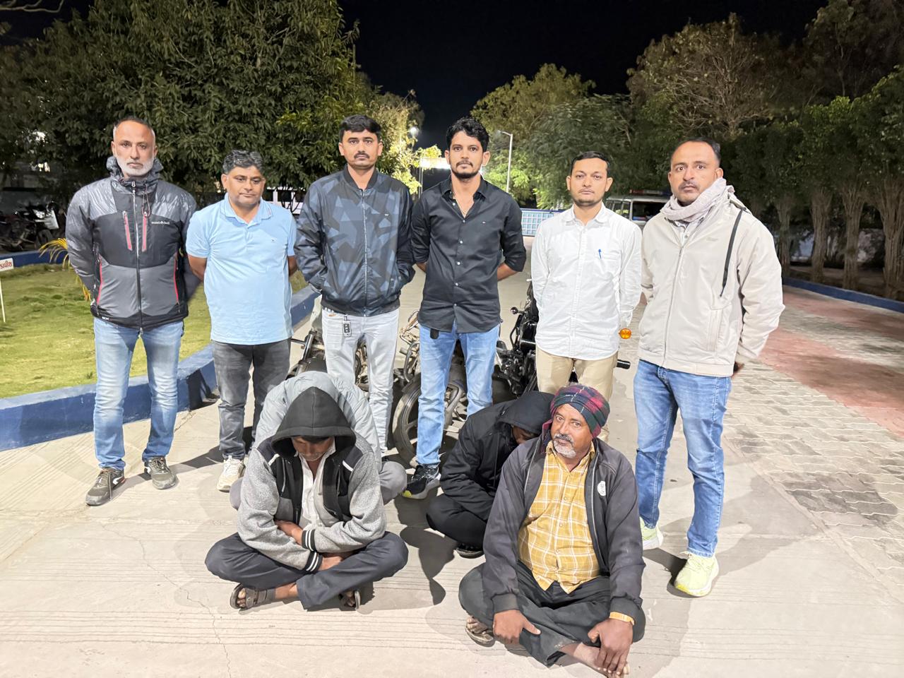 કલ્યાણપુર ગઢકા ગામ જુગાર કેસ LCB કાર્યવાહી